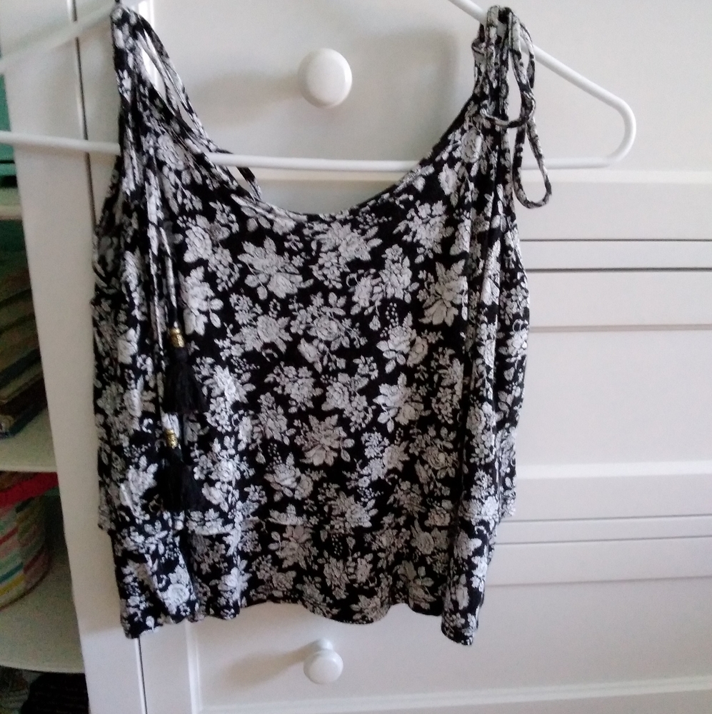 Black with white flowers tank top forever 21